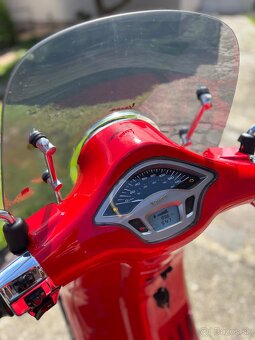 Vespa Primavera 125 red - 9