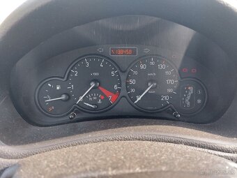 Peugeot 206 CC - cabrio 1.6 benzín 88kw. Automat - 9
