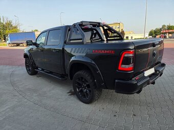 DODGE RAM 1500 LARAMIE 5.7 HEMI V8 401PS FULL LED KOLESO 22 - 9