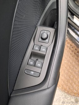 ŠKODA OCTAVIA COMBI - 4, 1.5 TSI e-TEC DSG 150 k – TOP STAV - 9