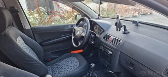 Predam Škoda Fabia 1.2 -Benzin Rok 2004 - 9