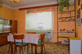 Na predaj dom s veľkým ovocným sadom v obci Uhorské - 9