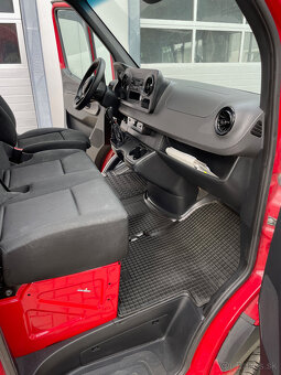Mercedes-Benz Sprinter - 9