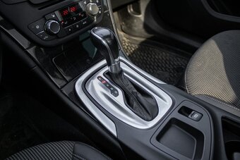 Opel Insignia A 2.0 CDTI 4x4 118kw OPC automat - 9