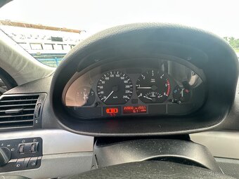 BMW 320d Touring - 9
