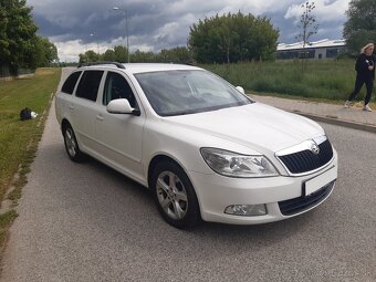 ŠKODA OCTAVIA COMBI 1.6 Tdi r.v 2010 - 9