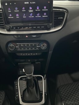 KIA Ceed 1,5 T-GDi 7DCT GOLD Gold+ MY25 - 9