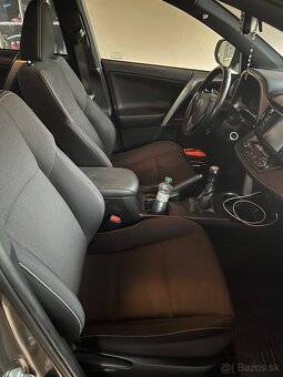 Toyota RAV4 - 9