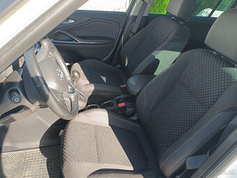 Opel Zafira Tourer 1,6 Turbo 147 kW - 9