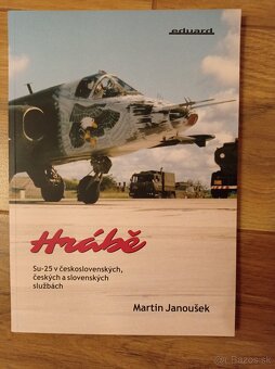 plastikové modely, knihy - 9