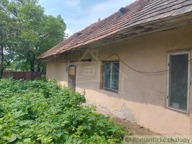Pôvodný vidiecky dom v kľudnej časti podunajskej obci M - 9