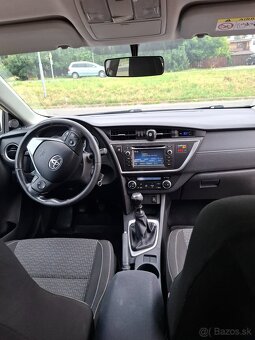 Toyota auris - 9