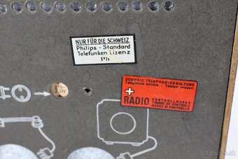 starožitné rádio Philips 640A - 9