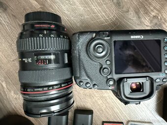 Canon EOS 5D MarkIII - Objektiv Canon EF 24-70mm 1:2.8 - 9