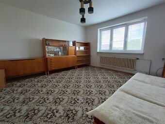 Priestranný podpivničený rodinný dom v Zlatých Moravciach - 9