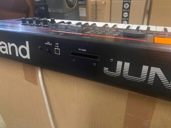 Roland juno g - 9