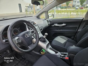 Toyota Auris 1.6 I Valvematic - 9