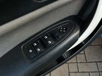 BMW 1 2011 Benzín - 9