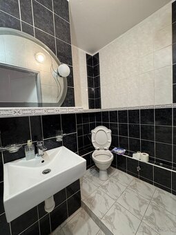 Priestranný 3-izbový byt s rozlohou 76 m² - 9