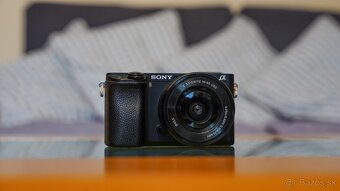 Sony A6300 + Sony E 16-50 mm F:3.5-5.6 OSS + príslušenstvo - 9