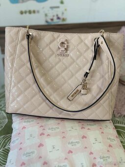 Originál Guess  kožená kabelka - 9