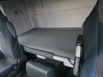 Man hakový nosič kontajnerov - 9