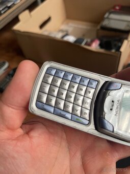 Nokia 6820 na diely - 9