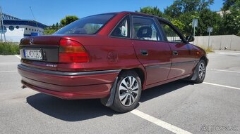 Predám Opel Astra 1.6 Benzín - 9