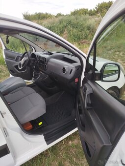 Predám Peugeot partner - 9