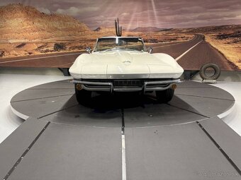 Chevrolet Corvette C2 - 9
