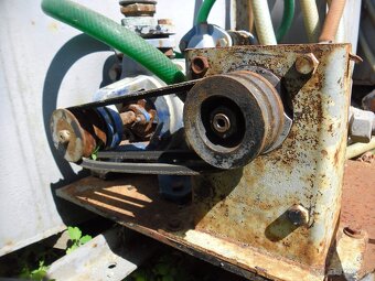 Predám železnú nádrž na MULTICAR M 24,25 s čerpadlom - 9