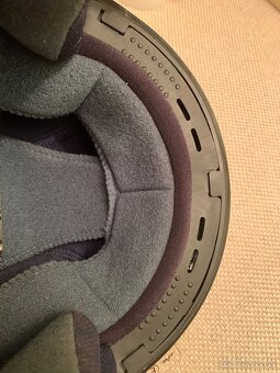 Predam kvalitnu prilbu TAYGA na motocykel-alebo kolobezku - 9