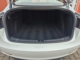 Tesla Model 3 Dual Motor Long Range 366 kW SOH 92,7 % (ODPOČ - 9