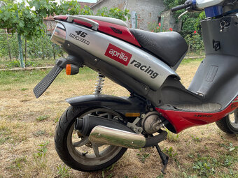 Aprilia SR 50 Racing Valentino Rossi edition - 9