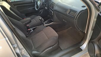 Volkswagen Golf 4 1.9.TDI 66kw r.v.2003 Kupene SR - 9