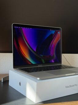MacBook Pro 13" Silver (2019) – i5, 128 GB, 8 GB RAM - 9