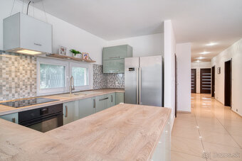 Na predaj 4-izbový rodinný dom v obci Gajary - 9