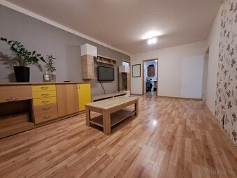 3-izbový byt čiastočne prerobený, kúsok od centre Vrútok - 9