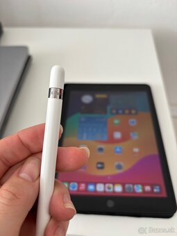 iPad 8.generace 32 GB - 9