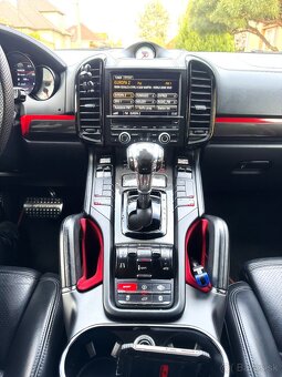 Porsche Cayenne Turbo - 9
