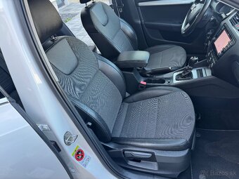 ŠKODA OCTAVIA 3 COMBI 2.0TDI 110KW DSG ELEGANCE - 9