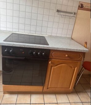 Velká dubová kuchyně se spotřebiči, 5015 - 9