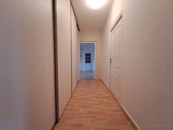 Veľkometrážny 3-izbový byt vo Vrútkach s úžasným výhľadom - 9