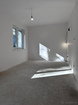 Rodinný dom - kompletná rekonštrukcia - Hrachovište - 9