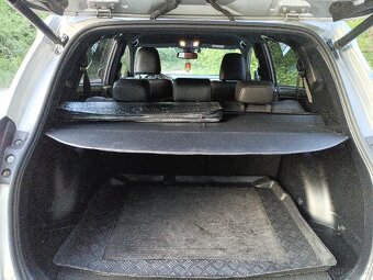 Predám Toyotu RAV4 2.0 Benzín Valvematic - 9