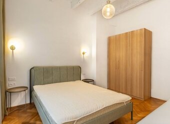 Čerstvo zrekonštruovaný staromestský byt na prenájom - 9