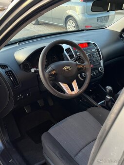 KIA Ceed Combi 1.6 CRDi = 85kW r.v 2012, Top Stav = - 9