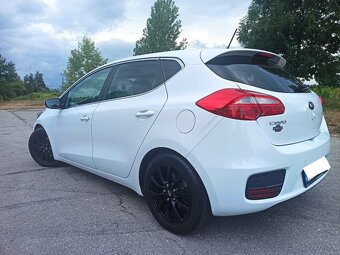 KIA Ceed 1.4 CVVT UEFA edicia Gold+Platinum - 9