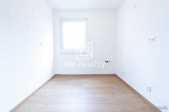 4i RD - Cestice 14 min od KE, zariadený interiér + exteriér - 9