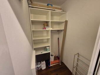 Prenájom 3 izb.bytu v Leviciach_balkón_šatník - 9